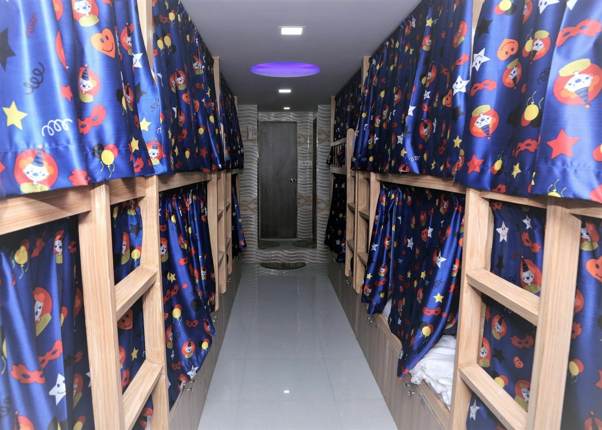 Delta Dormitory ムンバイ エクステリア 写真
